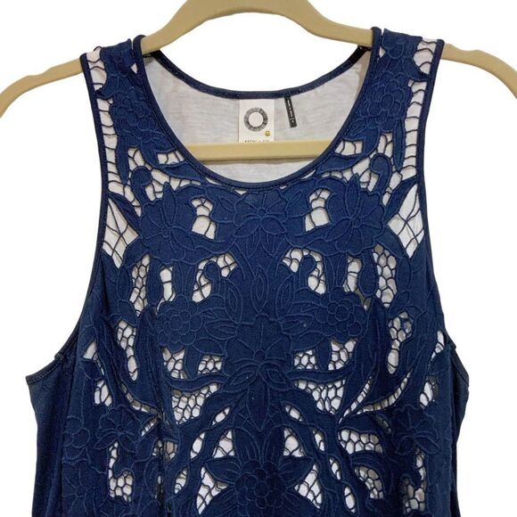 AKEMI + KIN Embroidered Crochet Lace Racerback Navy Blue Hi/Lo Tank Top Size S - Picture 3 of 12